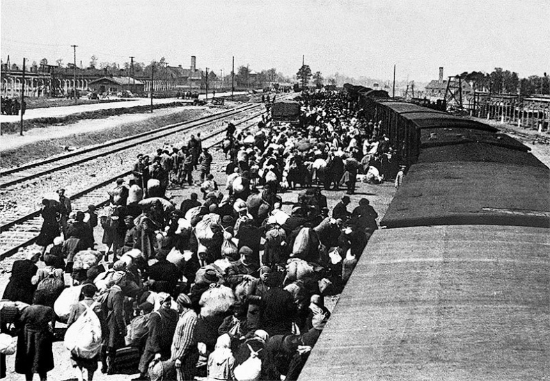 Иллюстрация к книге — Жизнь и смерть в аушвицком аду [i_044.jpg]