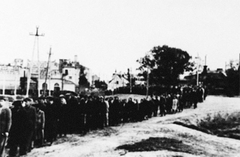 Иллюстрация к книге — Жизнь и смерть в аушвицком аду [i_078.jpg]