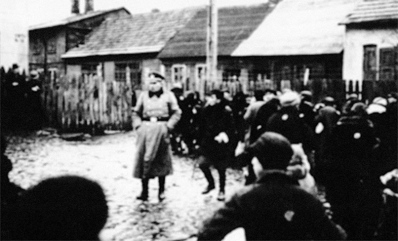 Иллюстрация к книге — Жизнь и смерть в аушвицком аду [i_079.jpg]