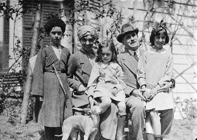 Иллюстрация к книге — Другая Россия. Исследования по истории русской эмиграции [i_011.jpg]