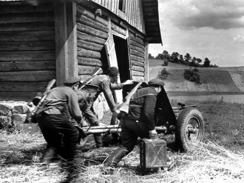 Иллюстрация к книге — Фронт за линией фронта. Партизанская война 1939–1945 гг. [i_005.jpg]