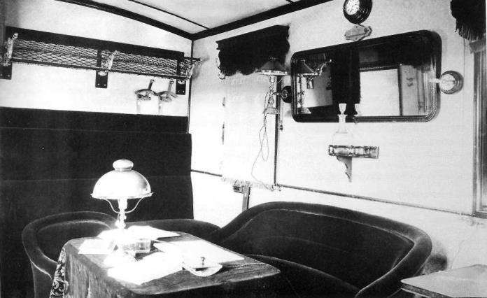 Иллюстрация к книге — Гимназистка. Нечаянное турне [_09b1b378b3644cda950d7f1fa9579464.jpg]