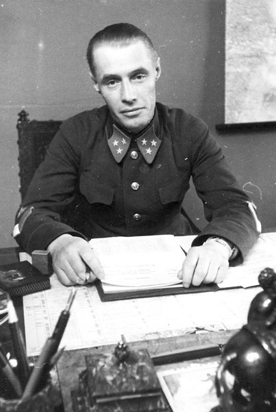 Иллюстрация к книге — Забытый полководец. Генерал армии Попов [i_014.jpg]