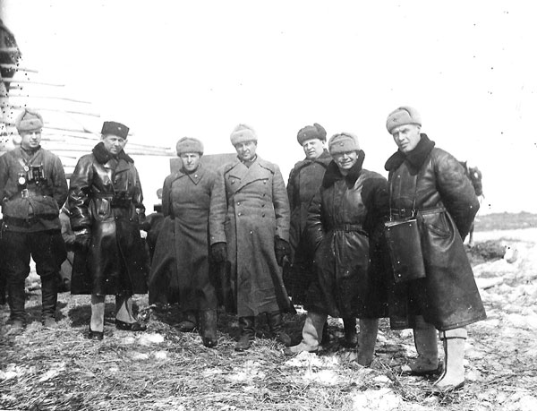 Иллюстрация к книге — Забытый полководец. Генерал армии Попов [i_015.jpg]