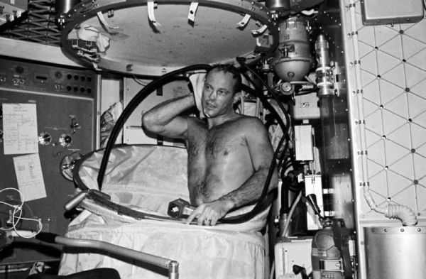 Иллюстрация к книге — Как стать астронавтом? Все, что вам следует знать, прежде чем вы покинете Землю [i_016.jpg]