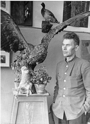 Иллюстрация к книге — Далёкие милые были [i_007.jpg]