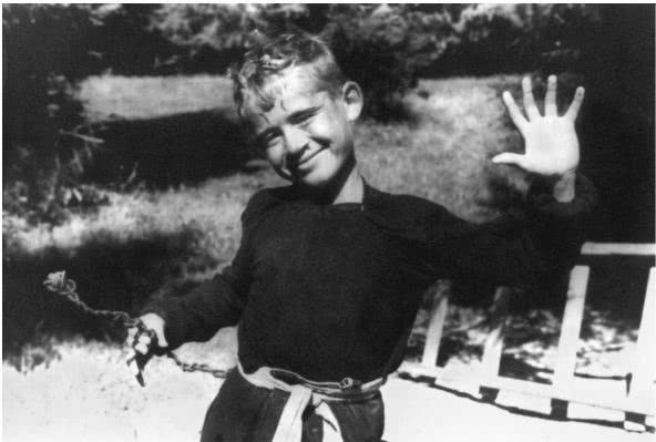 Иллюстрация к книге — Далёкие милые были [i_016.jpg]