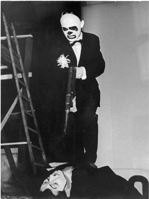 Иллюстрация к книге — Далёкие милые были [i_031.jpg]