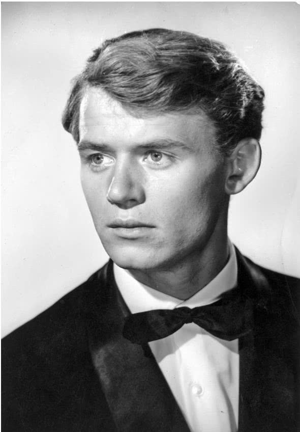 Иллюстрация к книге — Далёкие милые были [i_055.jpg]