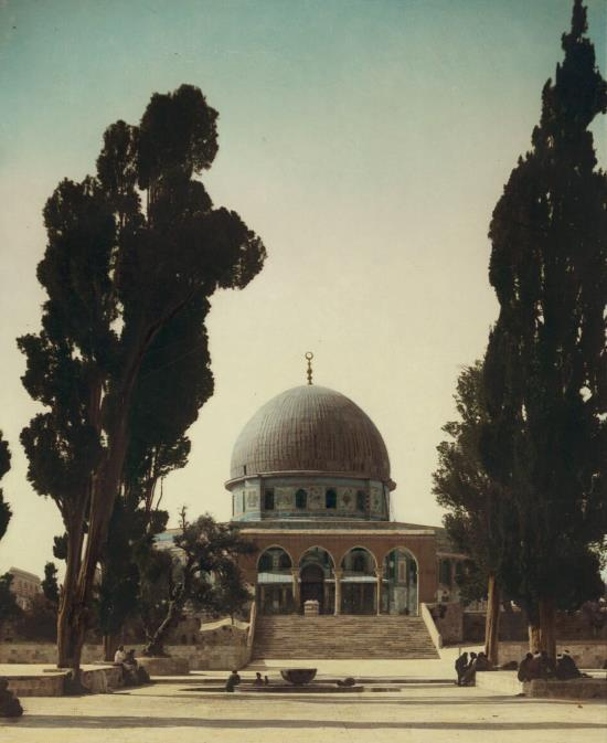 Иллюстрация к книге — Династии. Как устроена власть в современных арабских монархиях [i_032.jpg]