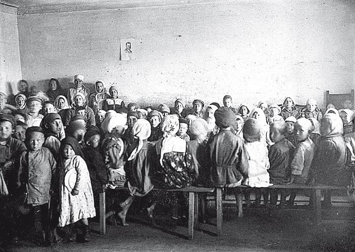 Иллюстрация к книге — Российская миссия. Забытая история о том, как Америка спасла Советский Союз от гибели [i_022.jpg]