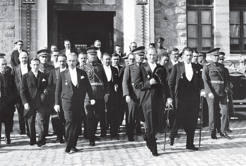 Иллюстрация к книге — Турция. Полная история страны [i_138.jpg]