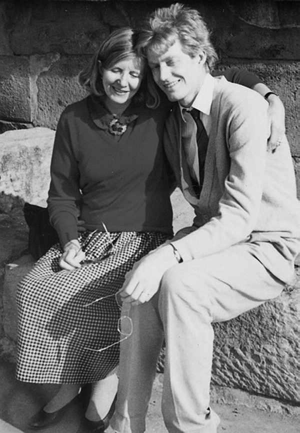 Иллюстрация к книге — Фрейлина. Моя невероятная жизнь в тени Королевы [i_017.jpg]