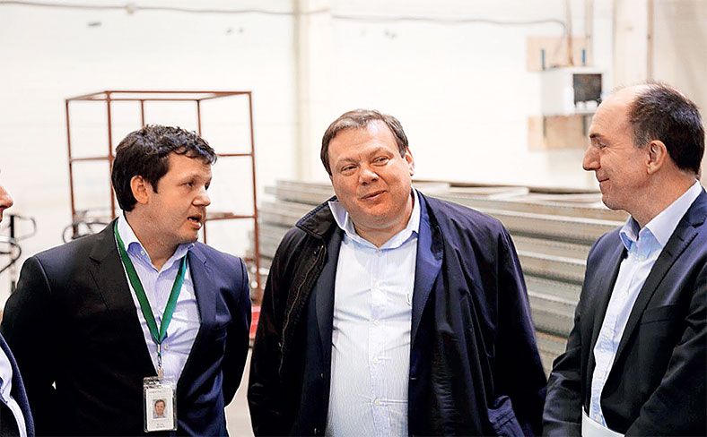 Иллюстрация к книге — Цивилизация X5. От магазинов без товаров до магазинов без продавцов. Как «Перекресток» и «Пятерочка» изменили российскую торговлю [i_014.jpg]