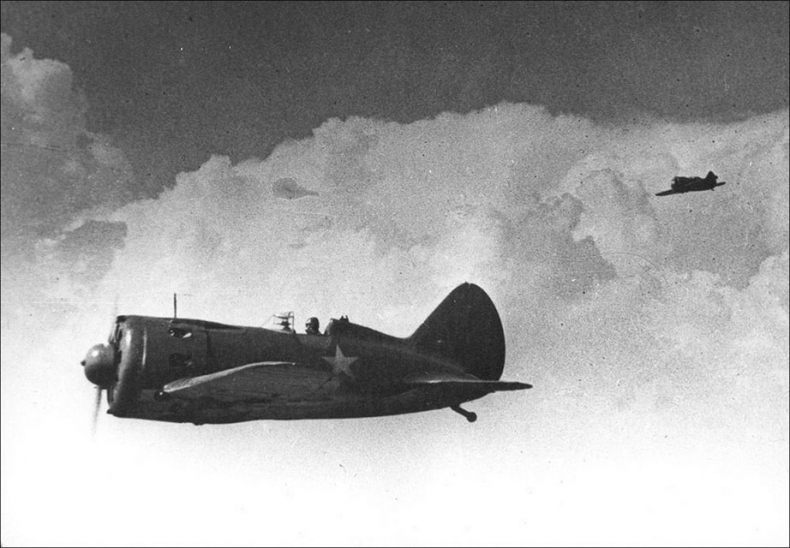 Иллюстрация к книге — Тайны советского самолетостроения [i_001.jpg]