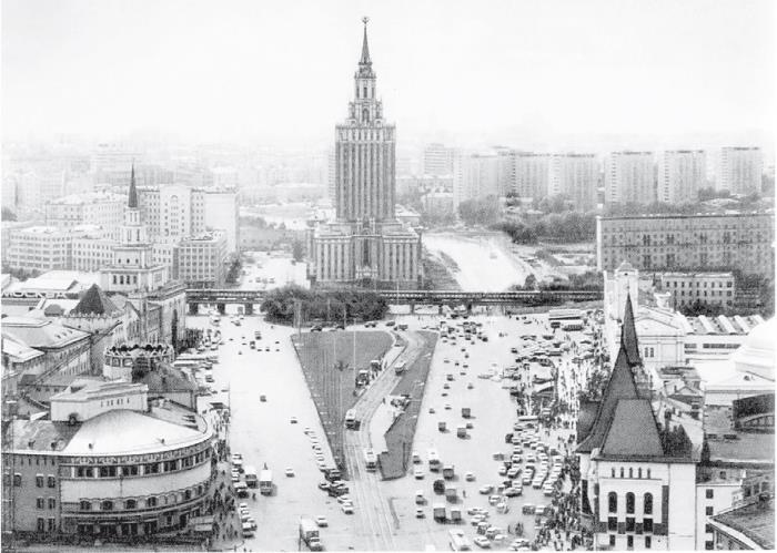 Иллюстрация к книге — Две Москвы: Метафизика столицы [i_080.jpg]