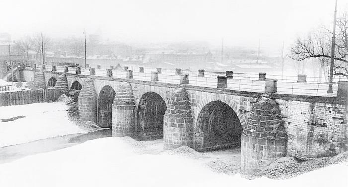 Иллюстрация к книге — Две Москвы: Метафизика столицы [i_119.jpg]