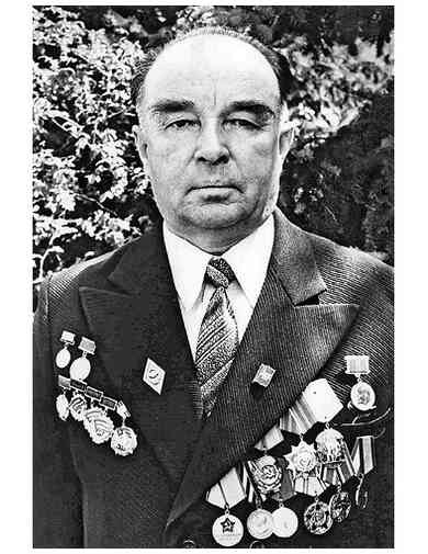 Иллюстрация к книге — Как я написал Конституцию эпохи Ельцина и Путина [i_004.jpg]