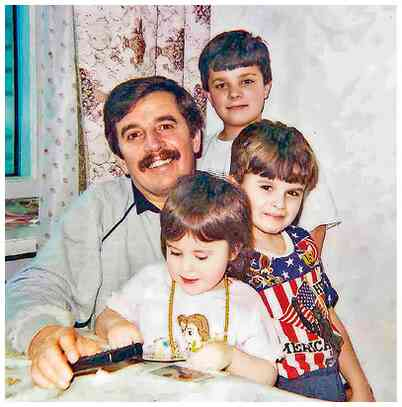 Иллюстрация к книге — Как я написал Конституцию эпохи Ельцина и Путина [i_009.jpg]