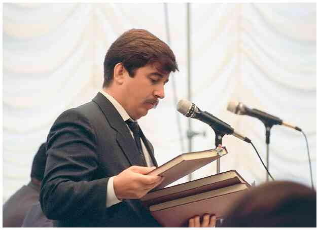 Иллюстрация к книге — Как я написал Конституцию эпохи Ельцина и Путина [i_026.jpg]