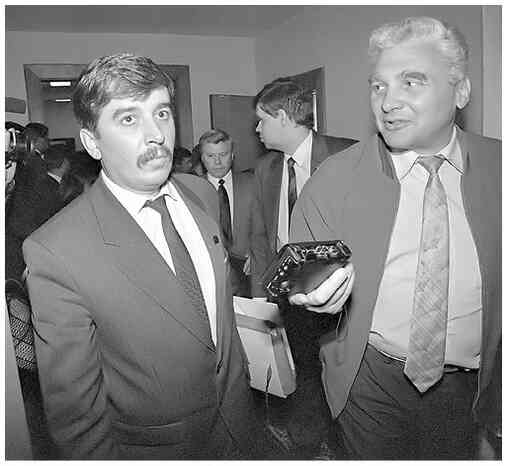 Иллюстрация к книге — Как я написал Конституцию эпохи Ельцина и Путина [i_029.jpg]