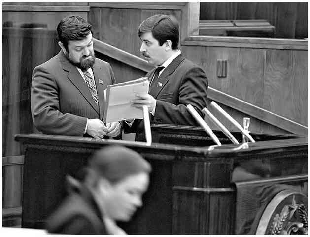 Иллюстрация к книге — Как я написал Конституцию эпохи Ельцина и Путина [i_035.jpg]