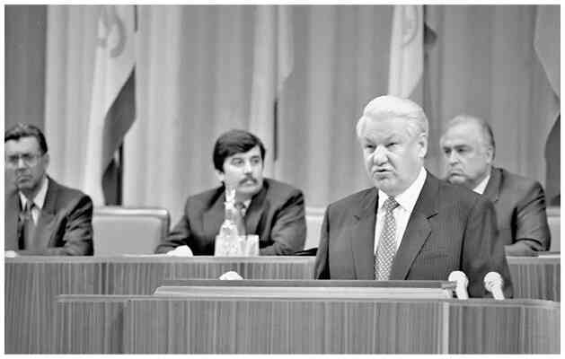 Иллюстрация к книге — Как я написал Конституцию эпохи Ельцина и Путина [i_038.jpg]