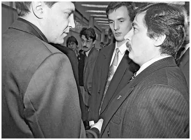 Иллюстрация к книге — Как я написал Конституцию эпохи Ельцина и Путина [i_046.jpg]