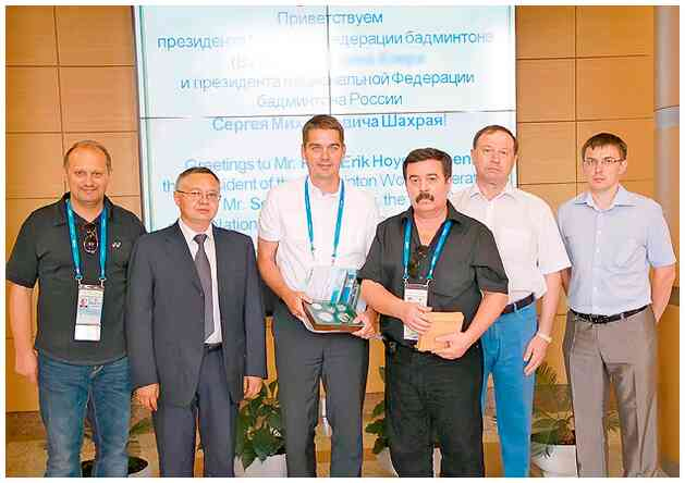 Иллюстрация к книге — Как я написал Конституцию эпохи Ельцина и Путина [i_057.jpg]