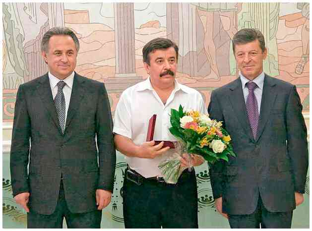 Иллюстрация к книге — Как я написал Конституцию эпохи Ельцина и Путина [i_061.jpg]