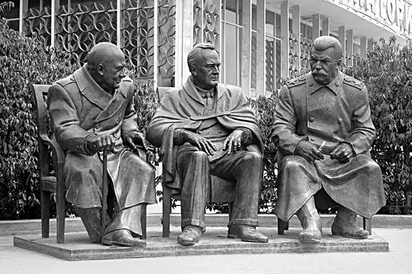 Иллюстрация к книге — Свет и мрак Иосифа Сталина. Психологический портрет [_11.jpg]