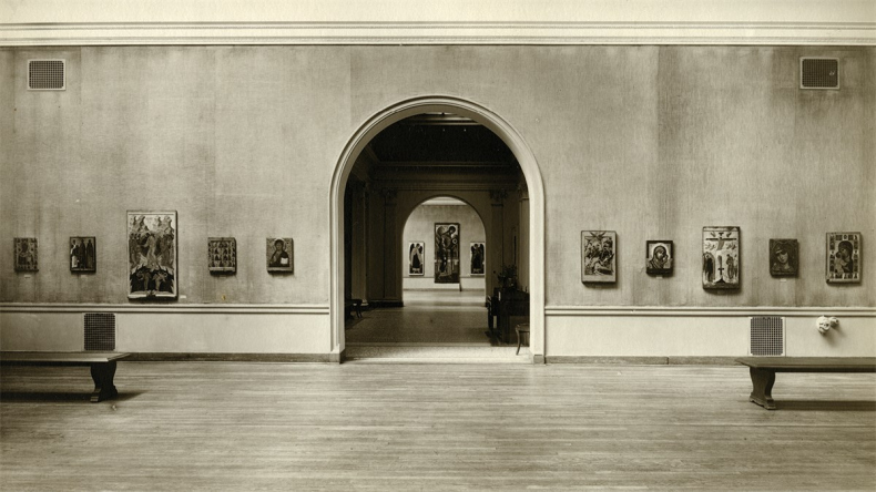 Иллюстрация к книге — Небесная голубизна ангельских одежд [i_071.jpg]