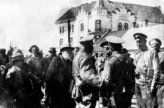 Иллюстрация к книге — Львов под русской властью. 1914–1915 [i_031.jpg]