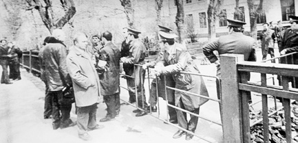 Иллюстрация к книге — История коммунизма в России [i_010.jpg]