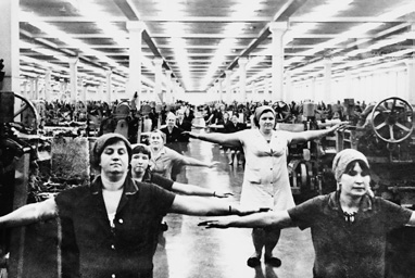 Иллюстрация к книге — История коммунизма в России [i_011.jpg]