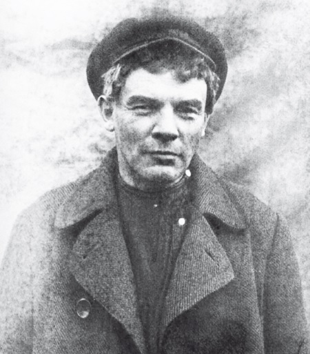 Иллюстрация к книге — Мятежный Петербург. Сто лет бунтов, восстаний и революций в городском фольклоре [i_056.jpg]