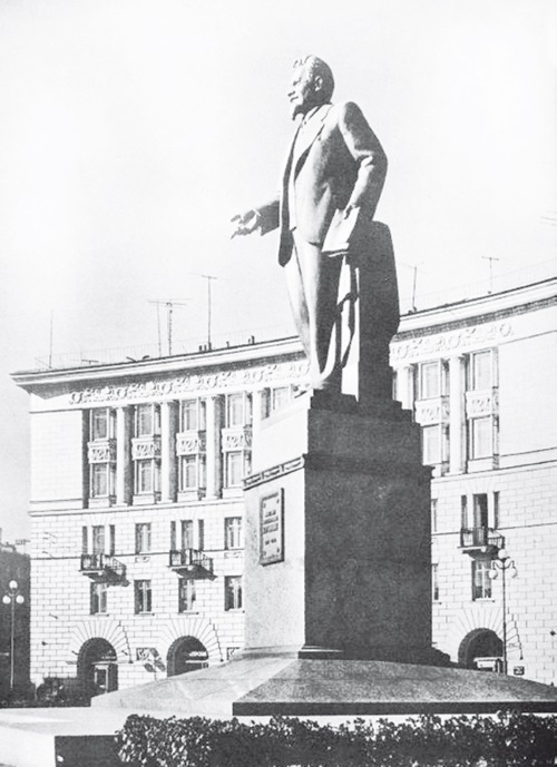 Иллюстрация к книге — Мятежный Петербург. Сто лет бунтов, восстаний и революций в городском фольклоре [i_067.jpg]