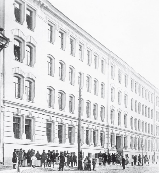 Иллюстрация к книге — Мятежный Петербург. Сто лет бунтов, восстаний и революций в городском фольклоре [i_084.jpg]