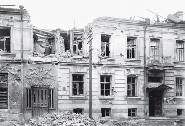 Иллюстрация к книге — Мятежный Петербург. Сто лет бунтов, восстаний и революций в городском фольклоре [i_088.jpg]