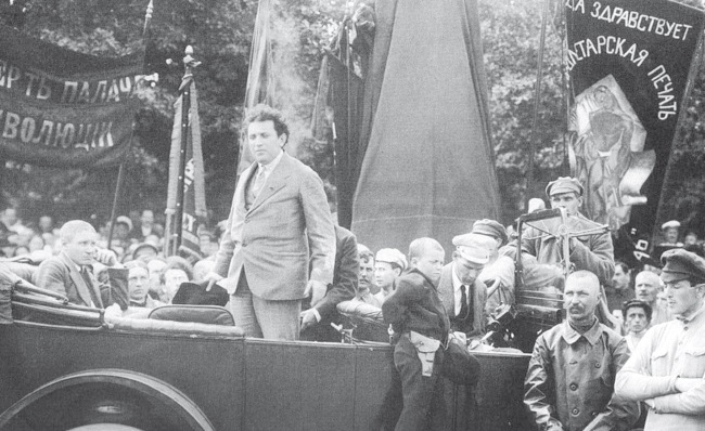 Иллюстрация к книге — Мятежный Петербург. Сто лет бунтов, восстаний и революций в городском фольклоре [i_091.jpg]