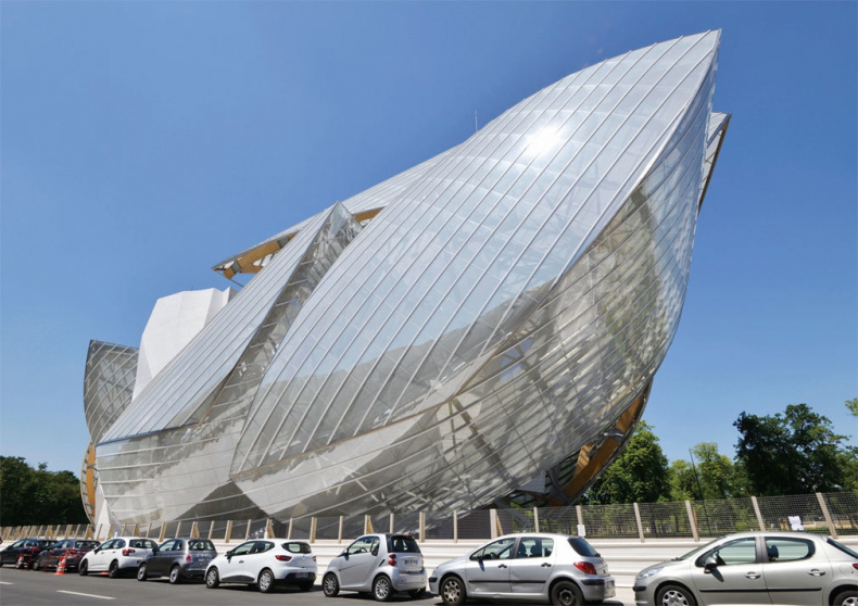 Иллюстрация к книге — Оранжевая собака из воздушных шаров. Дутые сенсации и подлинные шедевры: что и как на рынке современного искусства [i_015.jpg]