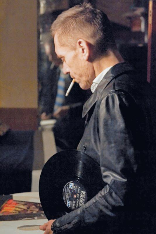 Иллюстрация к книге — Георгий Гурьянов: «Я и есть искусство» [img_44.jpg]