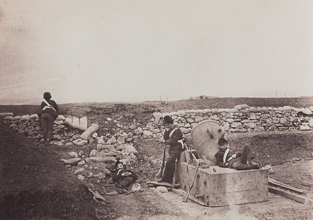 Иллюстрация к книге — Искусство кройки и житья. История искусства в газете, 1994–2019 [b00000022.jpg]