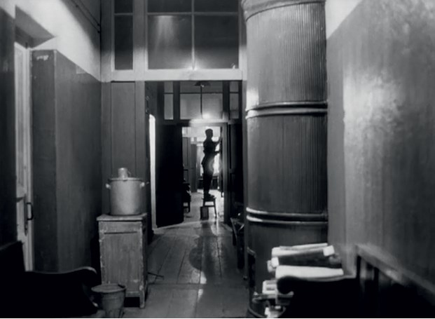 Иллюстрация к книге — Искусство кройки и житья. История искусства в газете, 1994–2019 [b00000072.jpg]