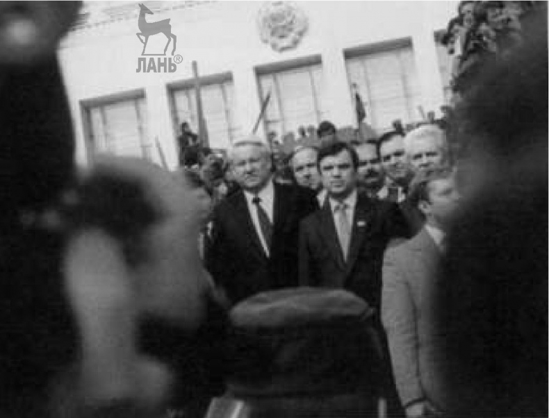 Иллюстрация к книге — Главный противник. Тайная история последних лет противостояния ЦРУ и КГБ [i_016.jpg]