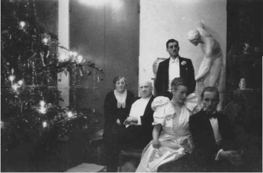 Иллюстрация к книге — Дом Витгенштейнов. Семья в состоянии войны [i_021.jpg]