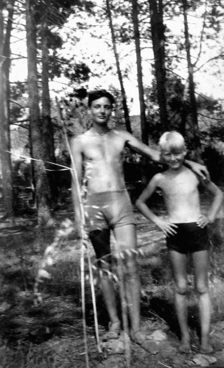 Иллюстрация к книге — Парижские мальчики в сталинской Москве [i_003.jpg]