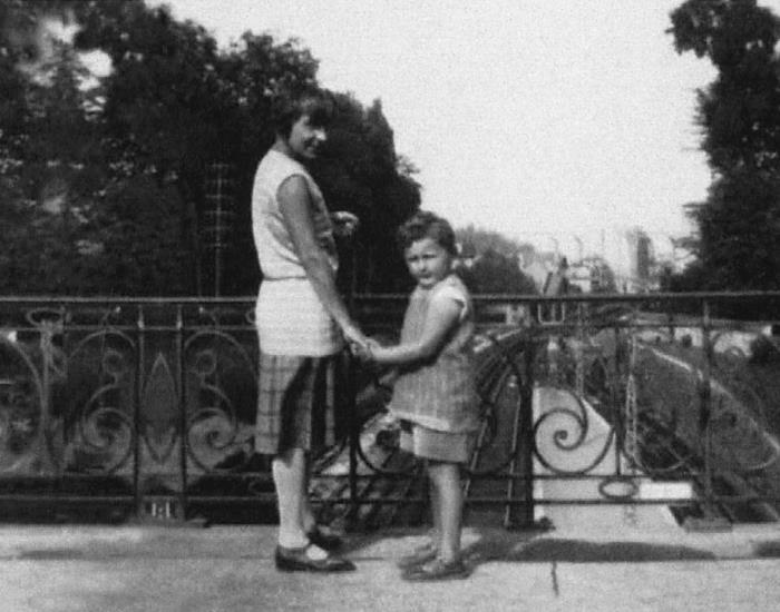 Иллюстрация к книге — Парижские мальчики в сталинской Москве [i_017.jpg]