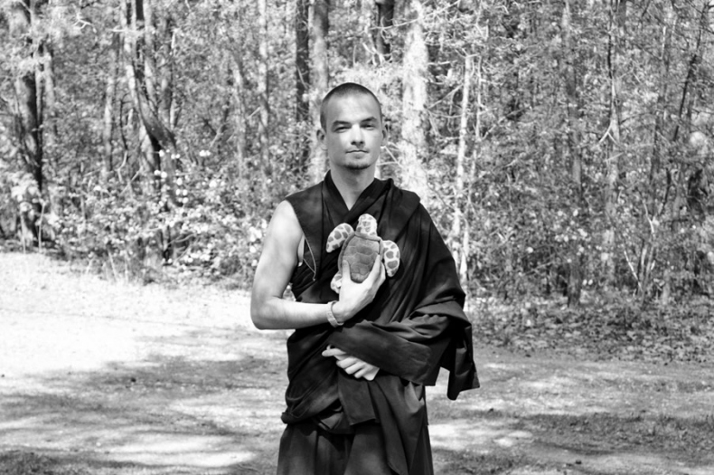 Иллюстрация к книге — Радикальное спокойствие. Созерцательные практики для глубинного благополучия [i_002.jpg]