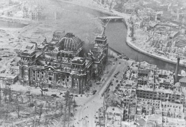 Иллюстрация к книге — От Сталинграда до Берлина. Воспоминания командующего [i_013.jpg]